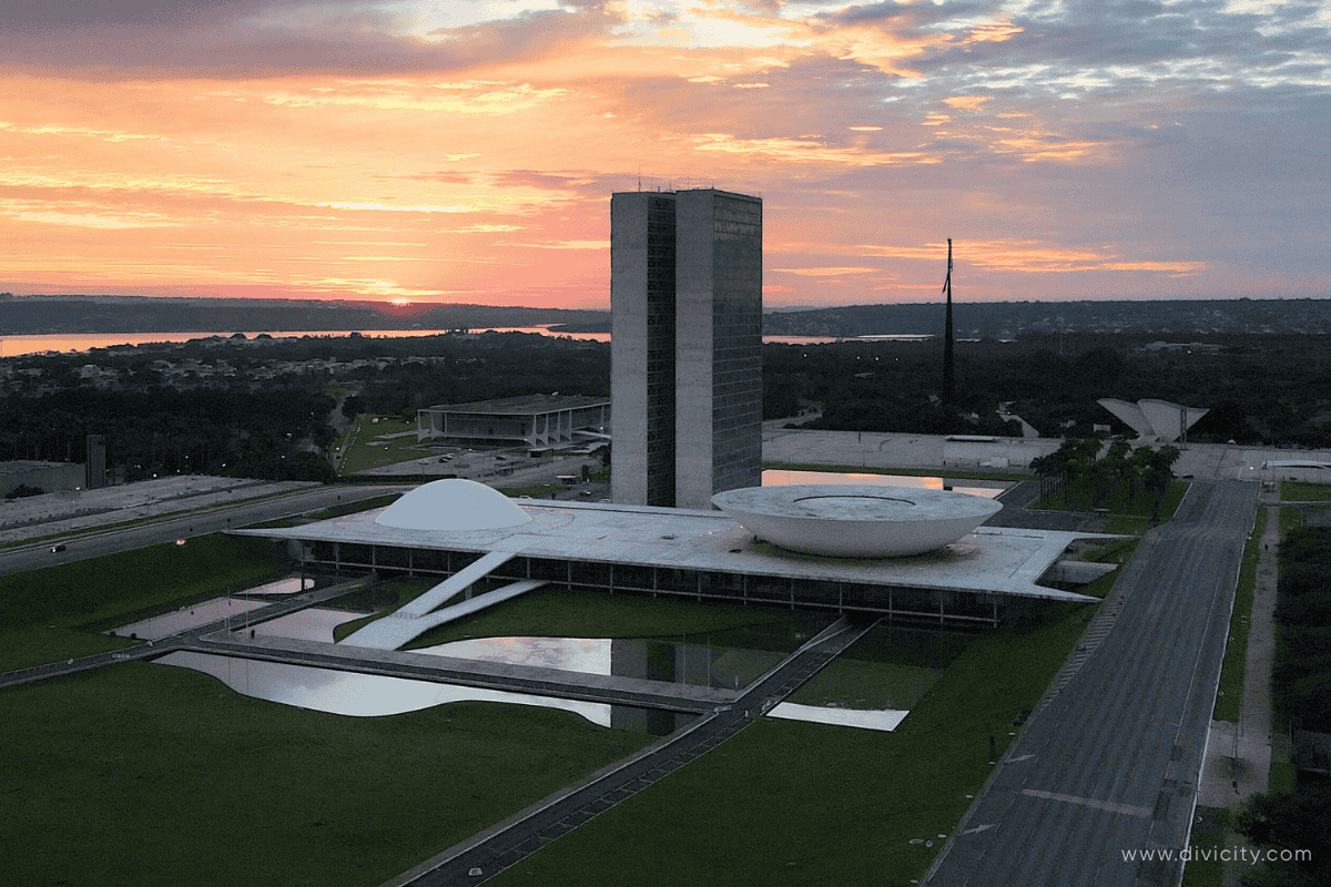 Reeleição e mandatos de cinco anos: o que pensa o brasileiro segundo o Datafolha