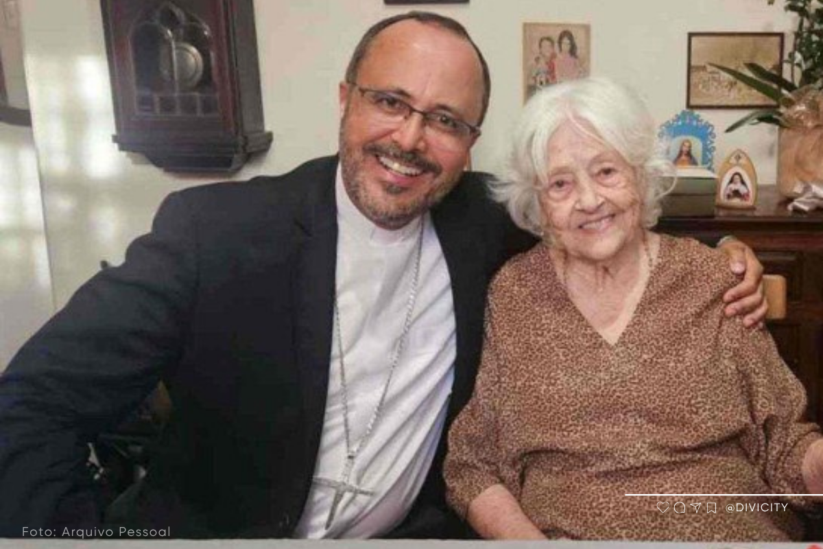 Adélia Prado recebe bênção papal e reforça o elo entre fé e literatura em Divinópolis